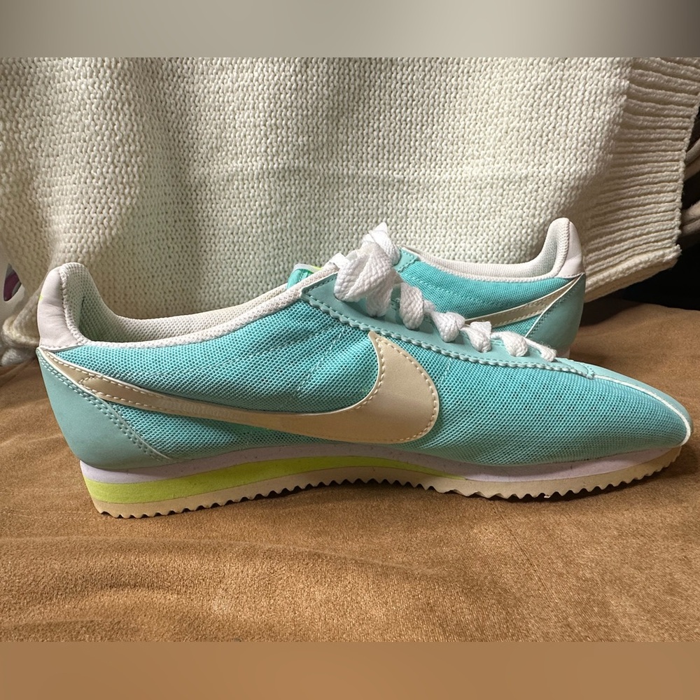 Nike Cortez SIZE 9* mesh* Good condition* aqua blue neon green/yellow - Picture 4 of 10